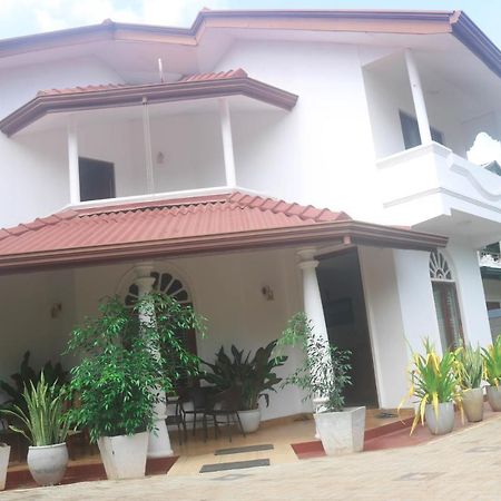 Thidasa Holiday Resort Anuradhapura Buitenkant foto