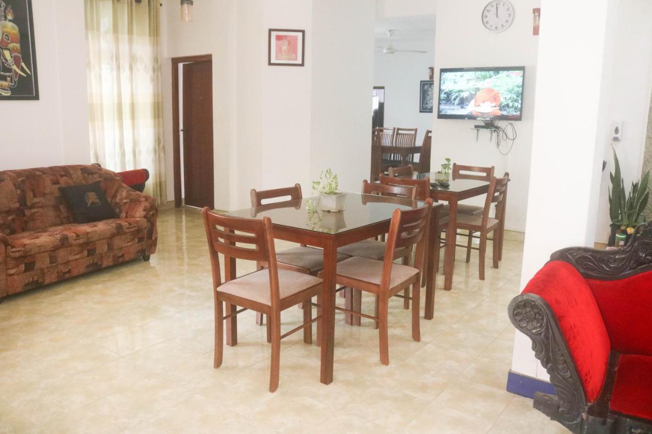 Thidasa Holiday Resort Anuradhapura Buitenkant foto