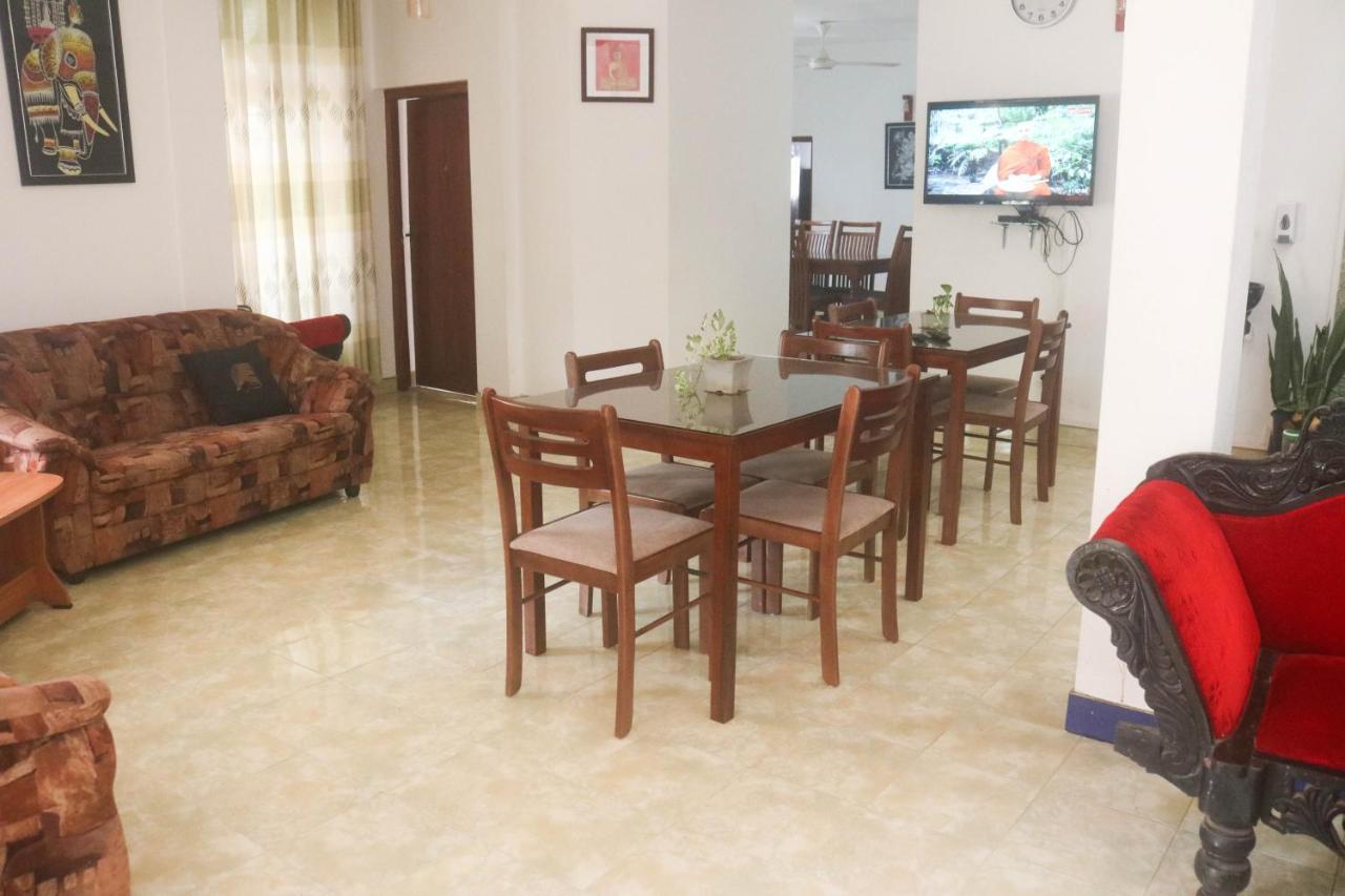 Thidasa Holiday Resort Anuradhapura Buitenkant foto