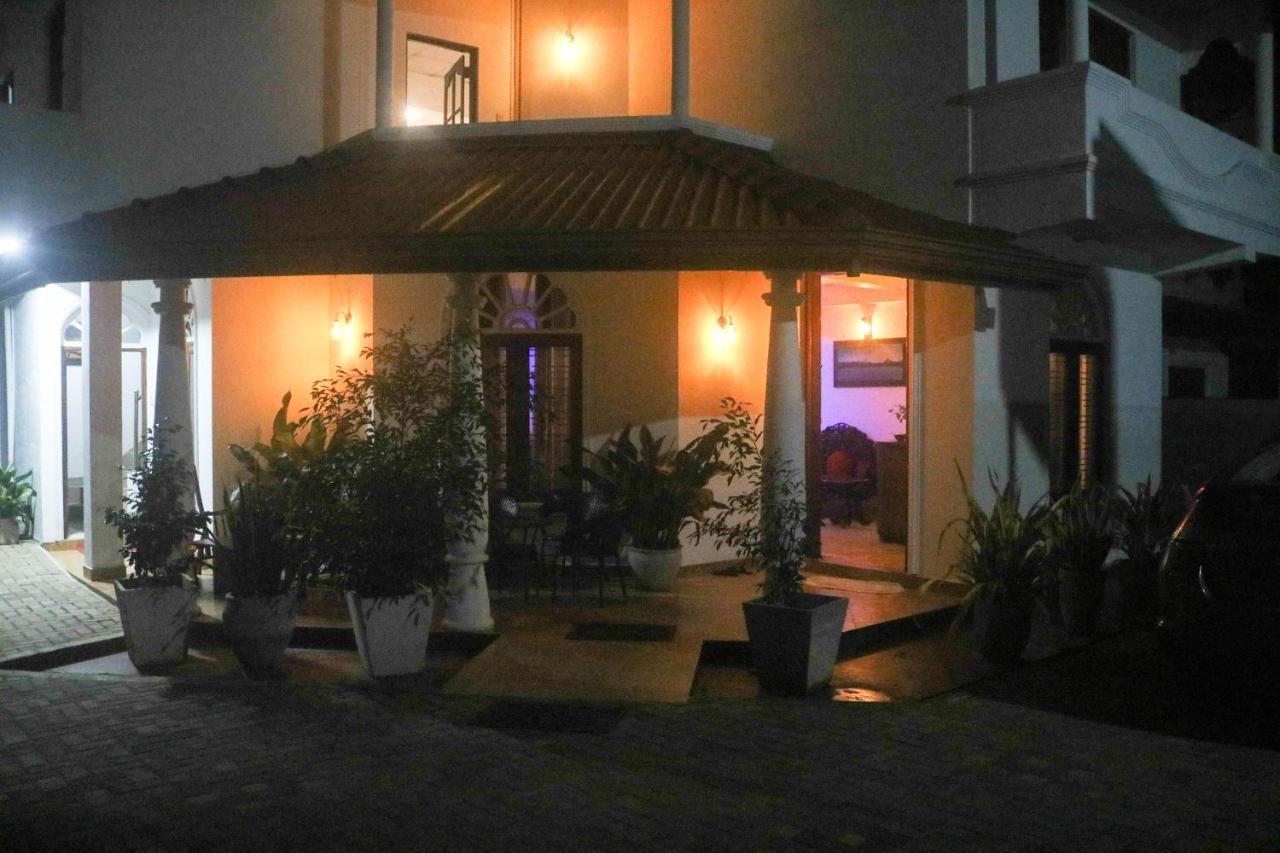 Thidasa Holiday Resort Anuradhapura Buitenkant foto